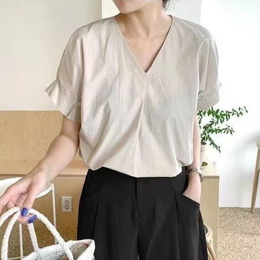 絶対欲しい シンプル 無地 プルオーバー Vネック ブラウス 大人カジュアル fashion ootd 夏コーデ ファッション coordinateコーディネート 夏服 カジュアルコーデ 今日のコーデ 大人コーデ レディース