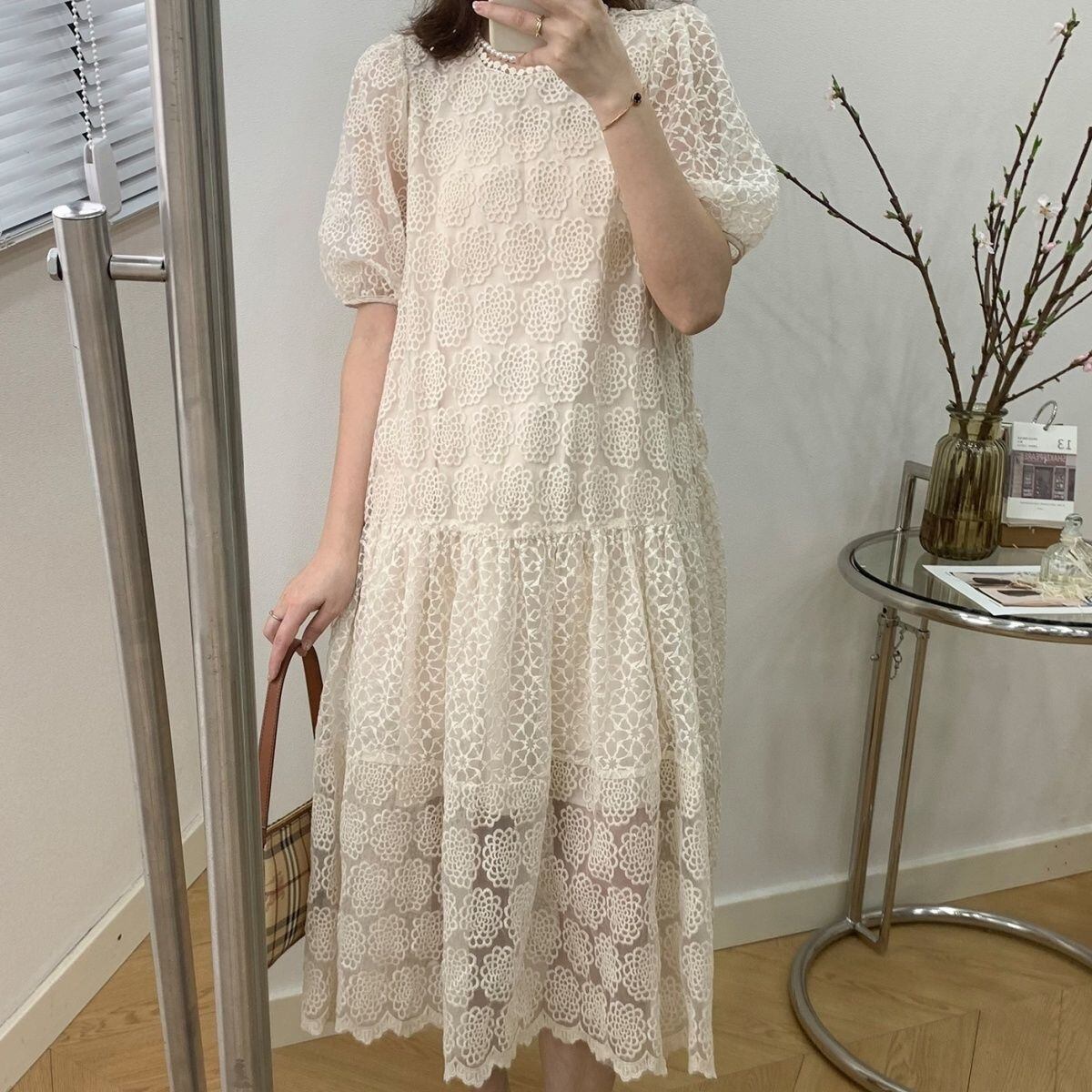 着痩せ ロング パフスリーブ 半袖 レースワンピース 大人カジュアル fashion ootd 夏コーデ ファッション coordinateコーディネート 夏服 カジュアルコーデ 今日のコーデ 大人コーデ レディース